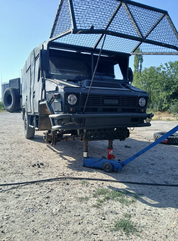 Ремонт військового автомобіля